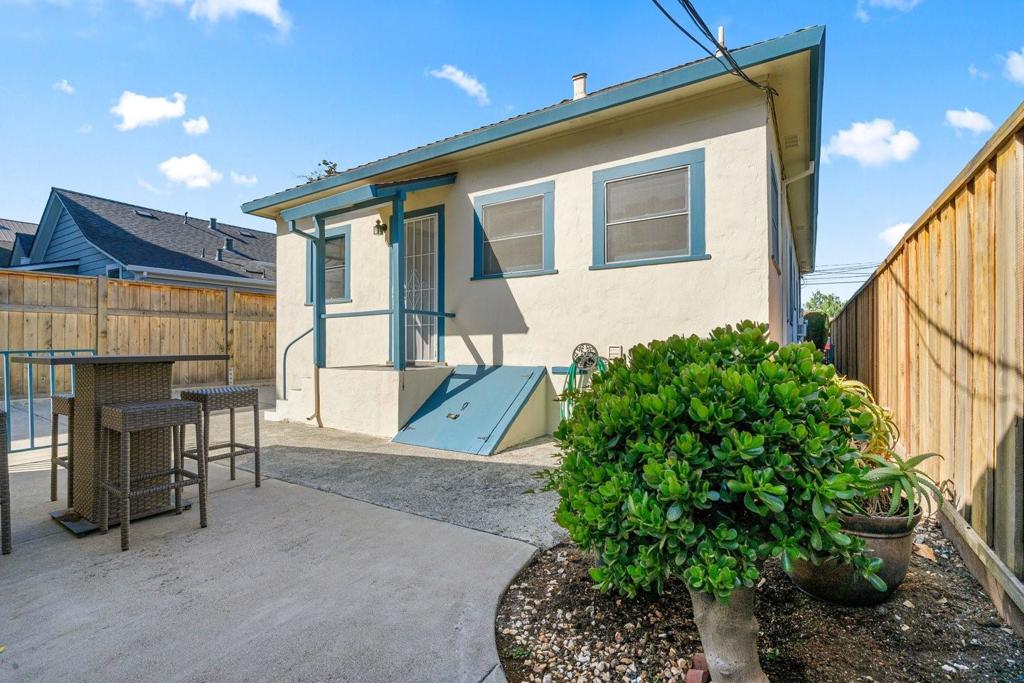 3430 The Alameda Property Photo 23