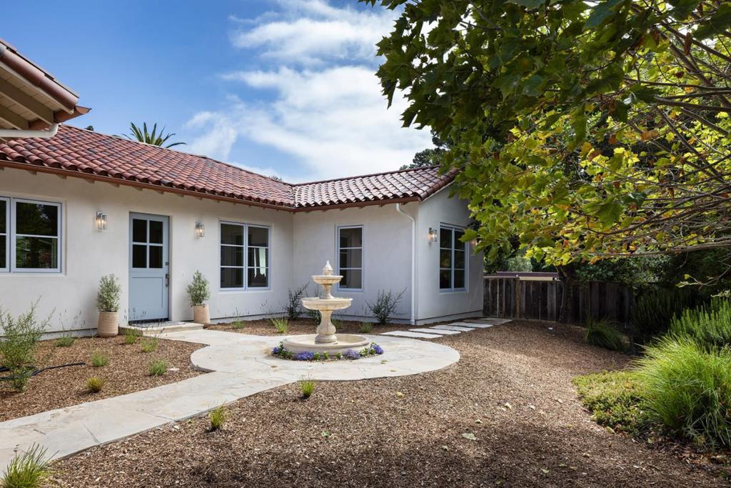 26047 Atherton Drive Property Photo 4