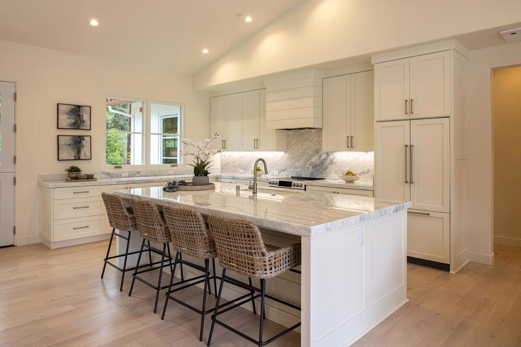 26047 Atherton Drive Property Photo 11