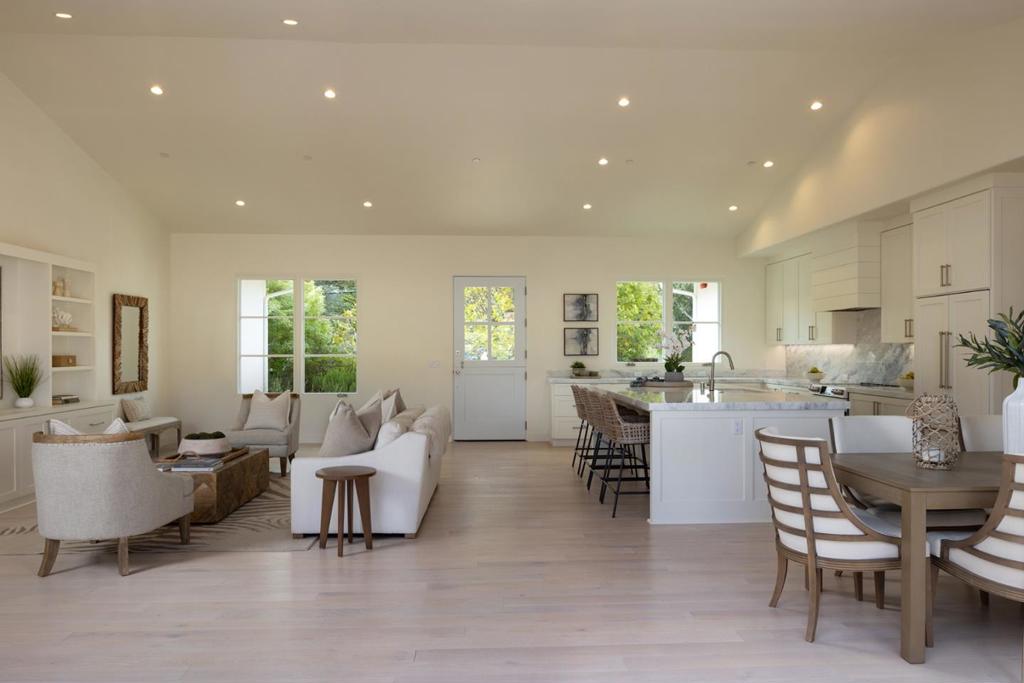 26047 Atherton Drive Property Photo 13
