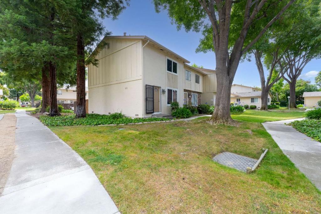 3696 Woodbine Way Property Photo 1