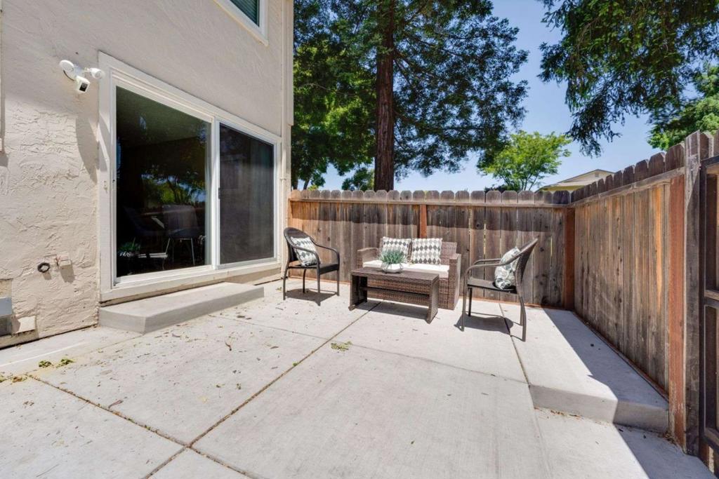 3696 Woodbine Way Property Photo 37