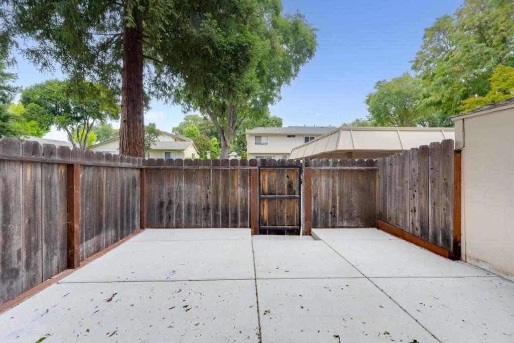 3696 Woodbine Way Property Photo 40