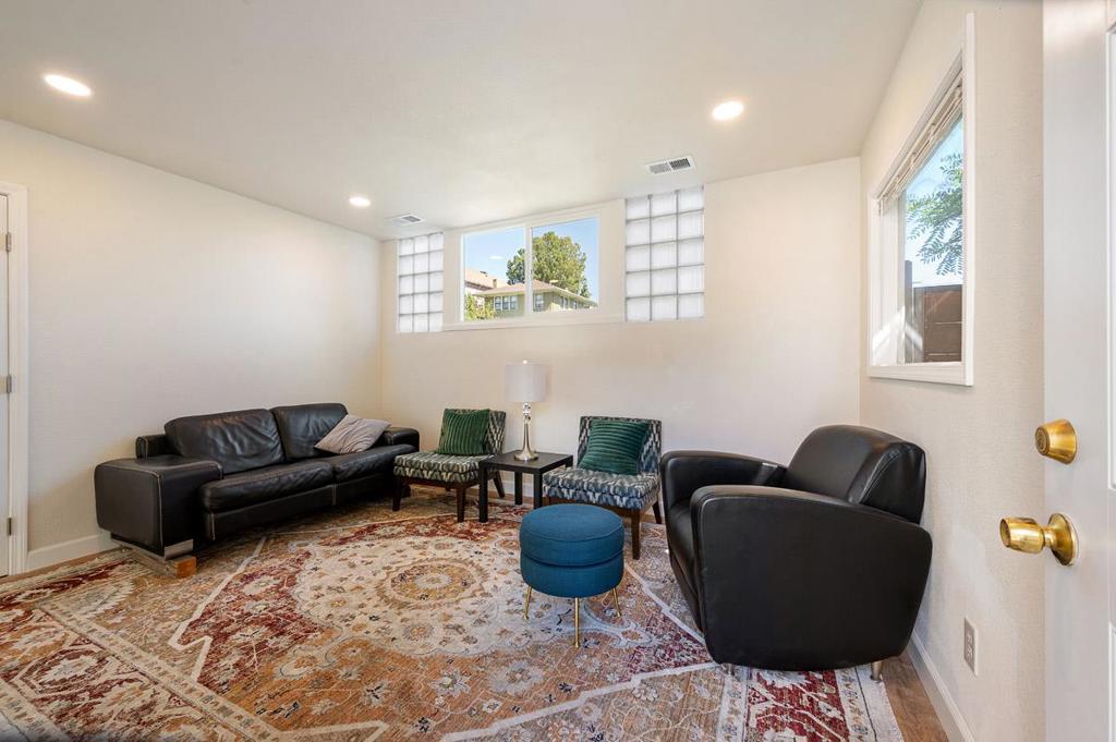 841 Georgia Street Property Photo 8