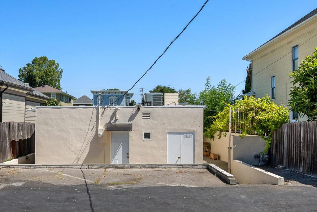 841 Georgia Street Property Photo 44