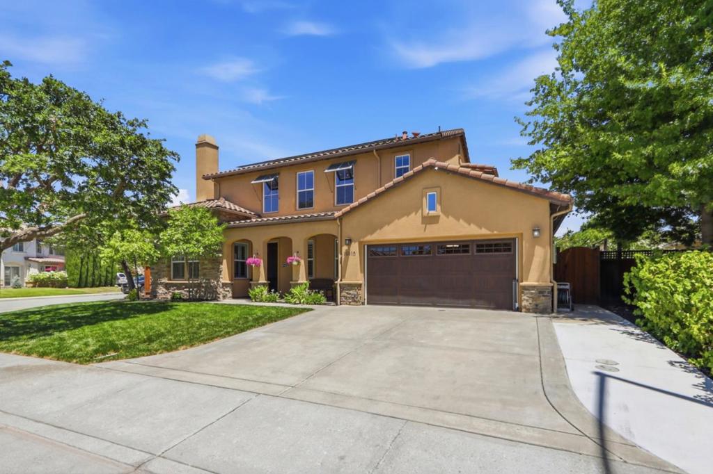 16815 Cabernet Circle Property Photo 2