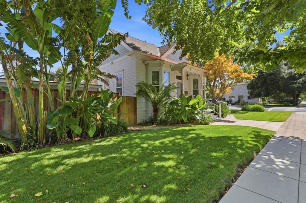 194 4th Street Property Photo 6