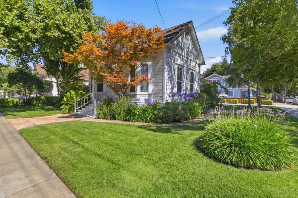 194 4th Street Property Photo 7