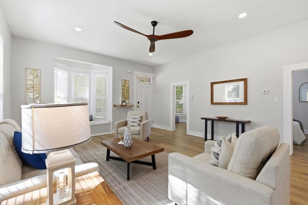194 4th Street Property Photo 10