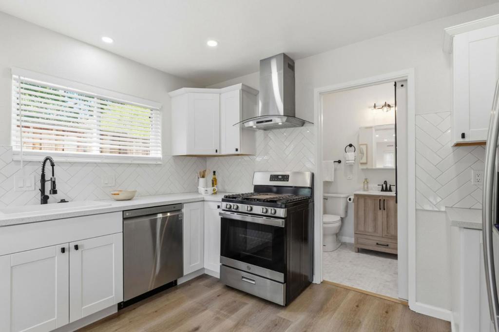 194 4th Street Property Photo 15