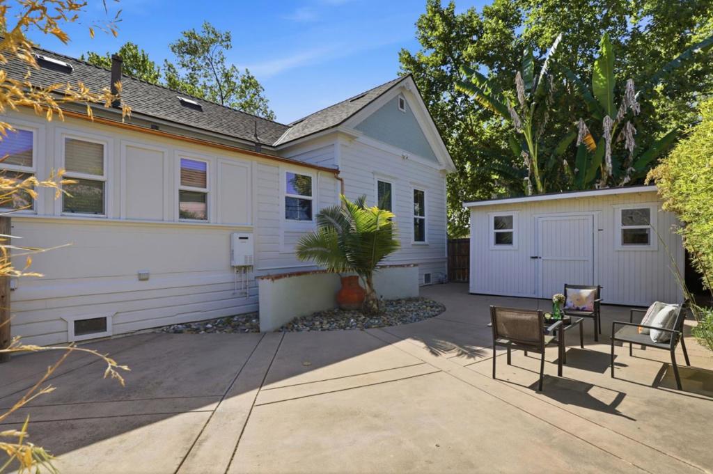 194 4th Street Property Photo 34
