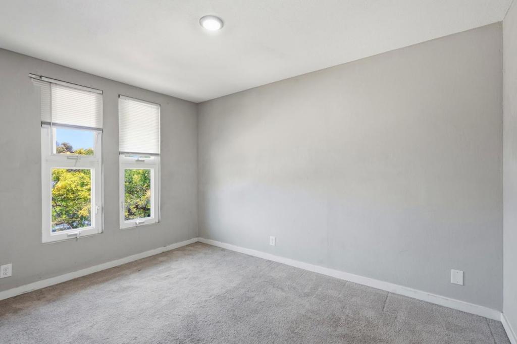 1806 Chinquapin Court C Property Photo 7