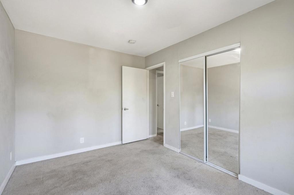1806 Chinquapin Court C Property Photo 8