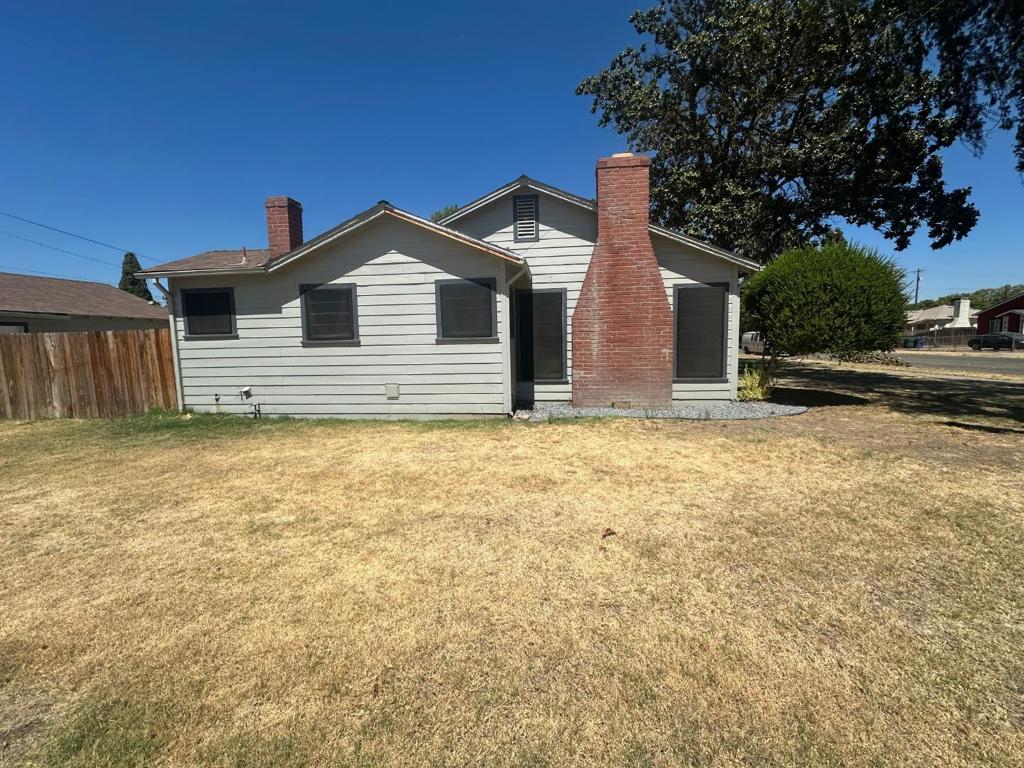 820 Monterey Avenue Property Photo 2