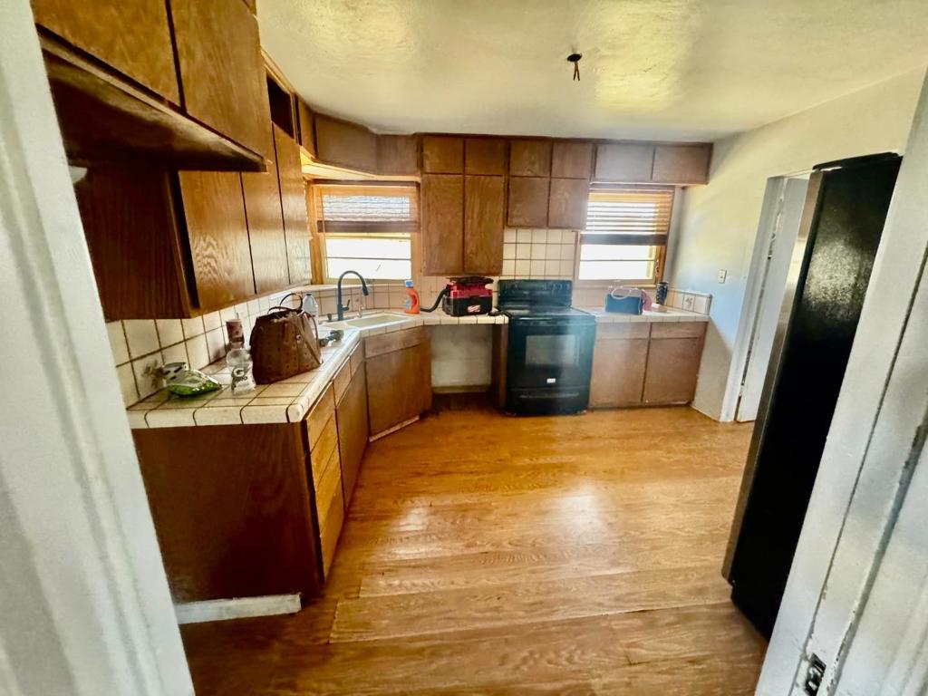 820 Monterey Avenue Property Photo 4