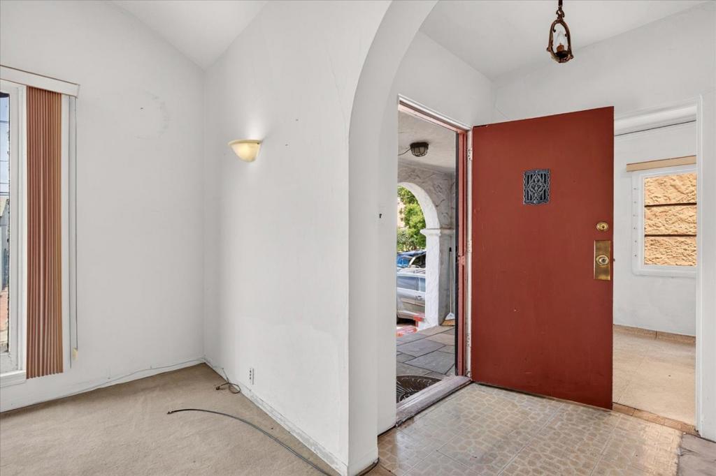 3526 Brighton Avenue Property Photo 4