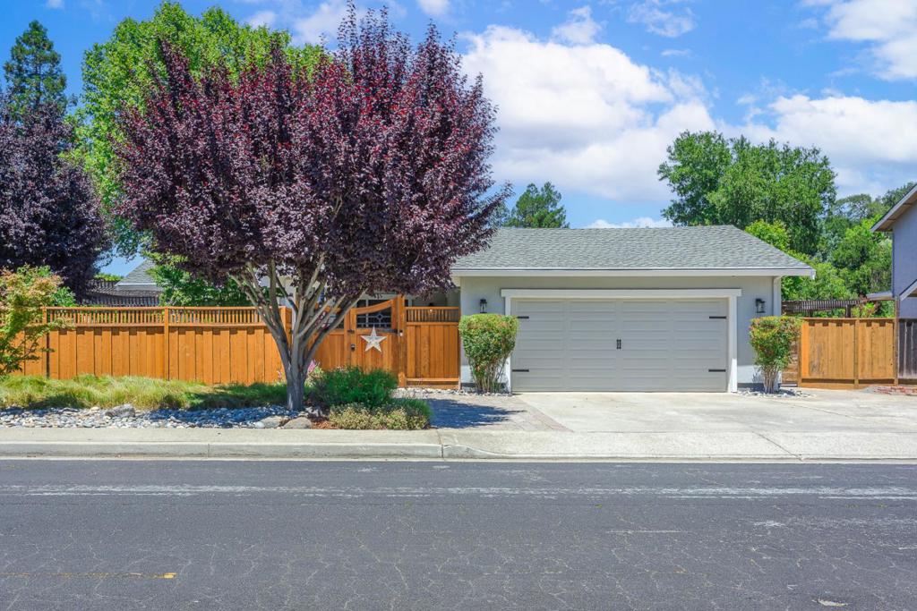 1080 Easy Street Property Photo 1