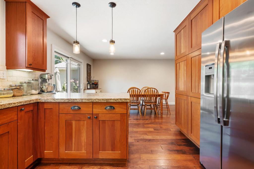 1080 Easy Street Property Photo 11