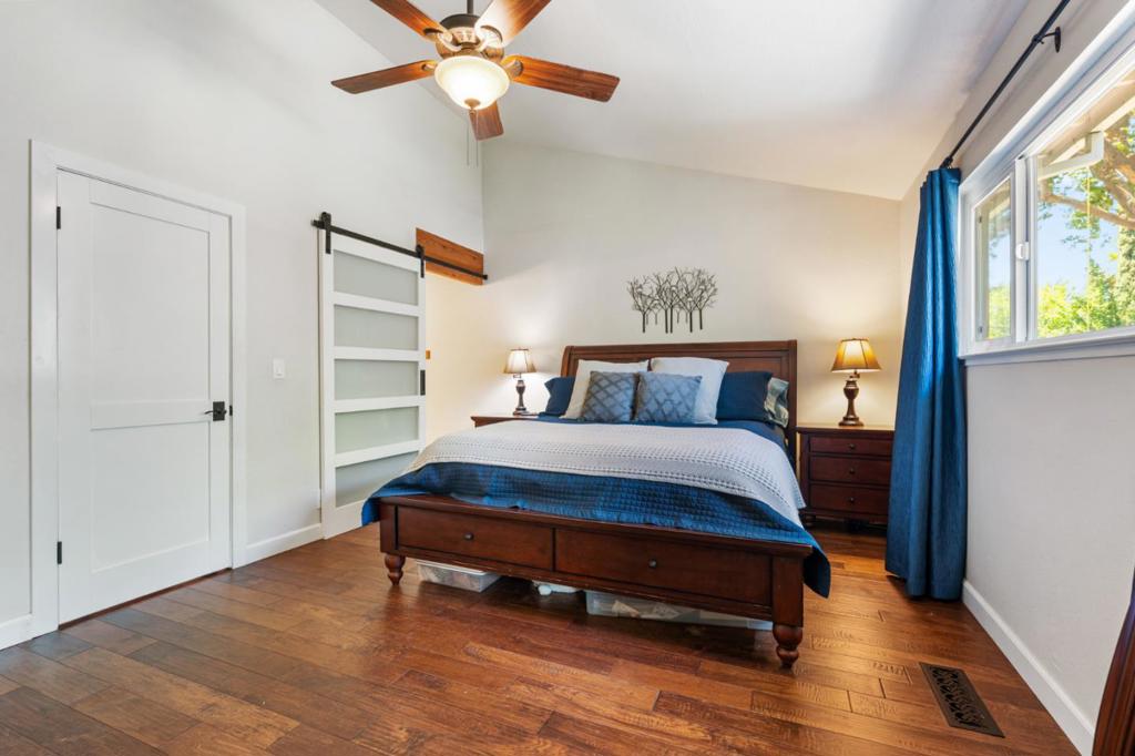1080 Easy Street Property Photo 19
