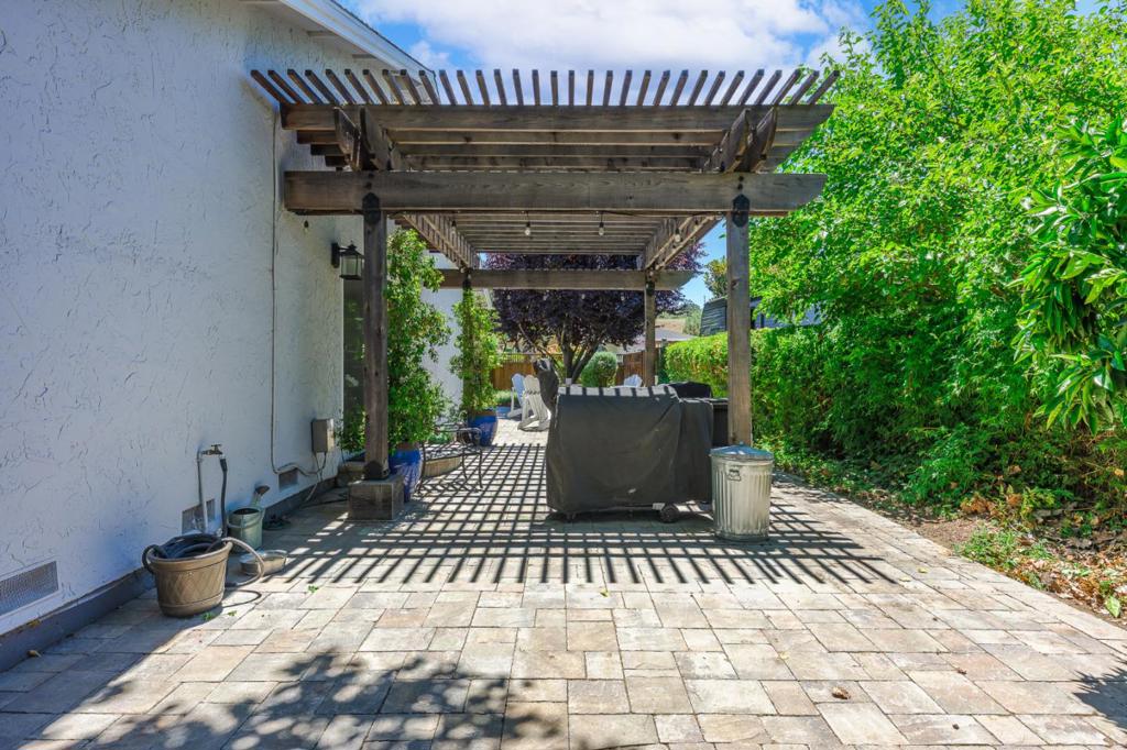 1080 Easy Street Property Photo 25