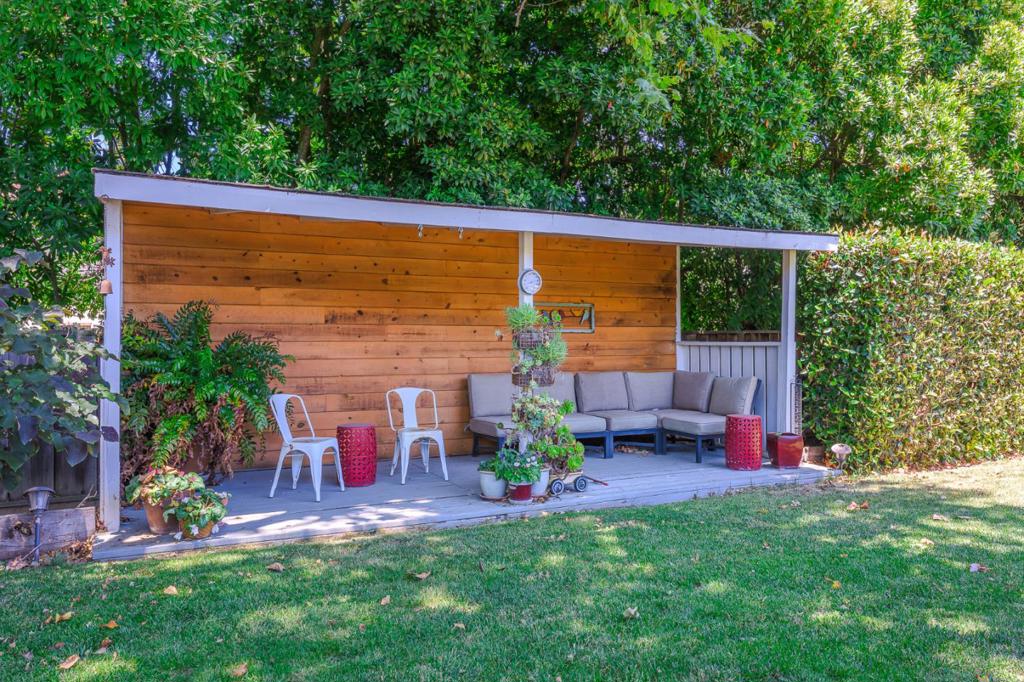 1080 Easy Street Property Photo 27