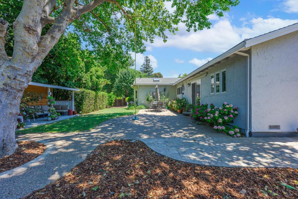 1080 Easy Street Property Photo 28
