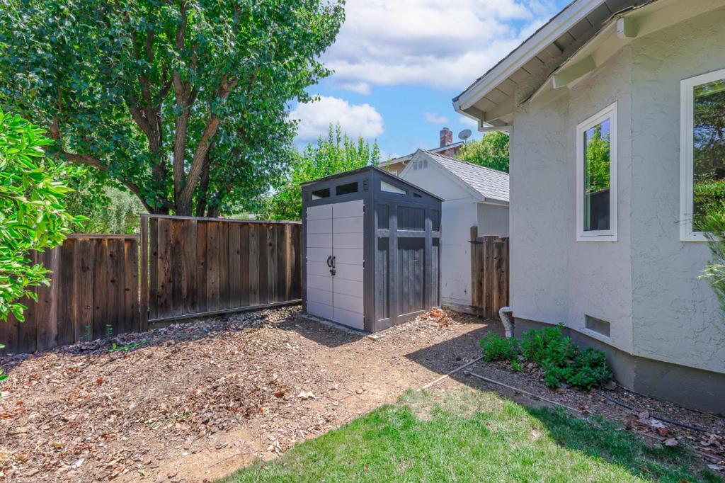 1080 Easy Street Property Photo 32