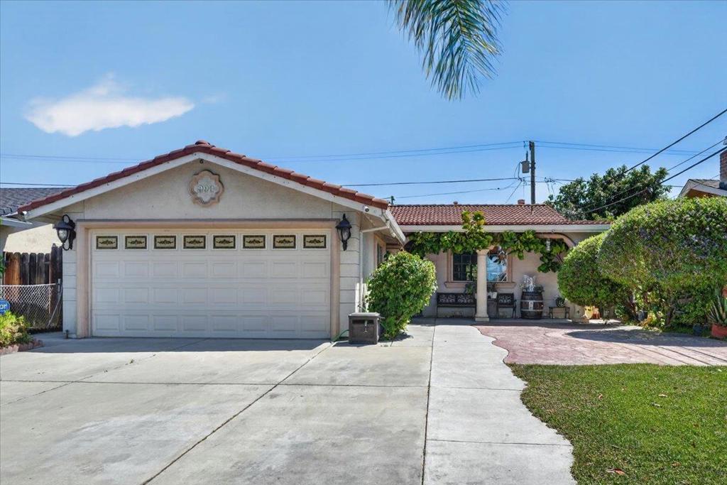 990 Sinbad Avenue Property Photo 1