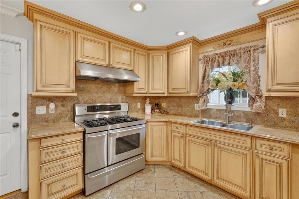 990 Sinbad Avenue Property Photo 12
