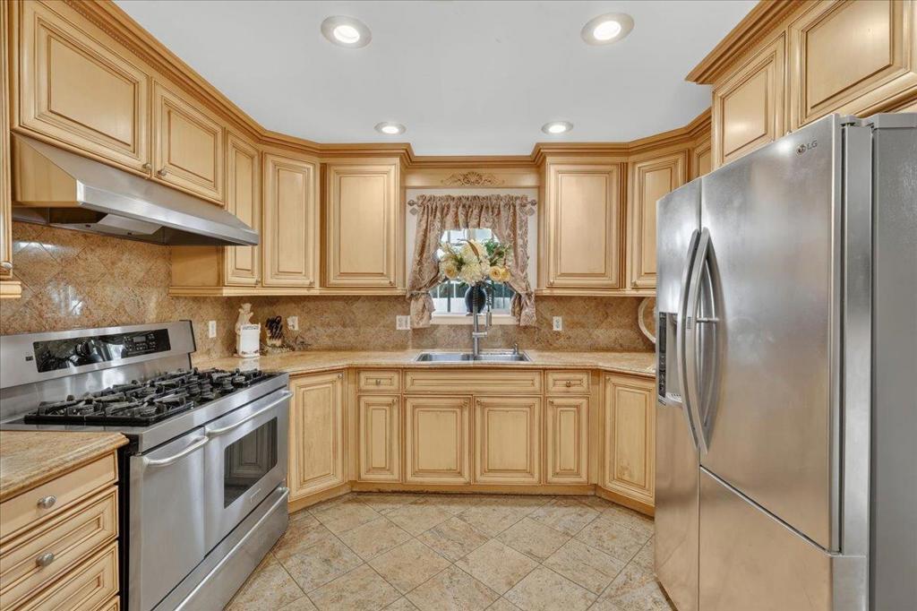 990 Sinbad Avenue Property Photo 13