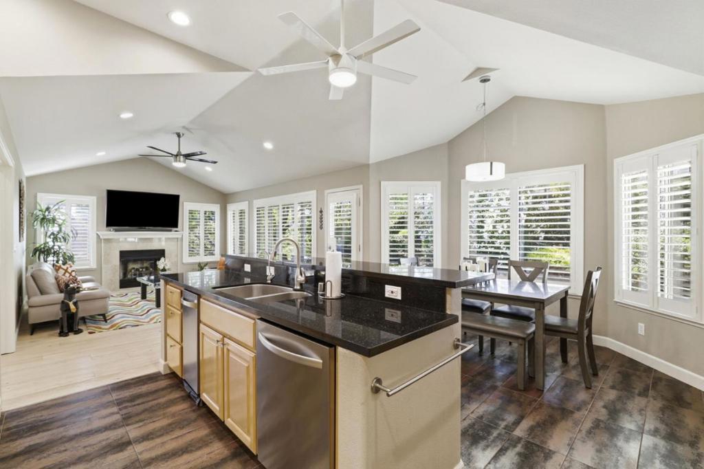 8762 Mccarty Ranch Drive Property Photo 13
