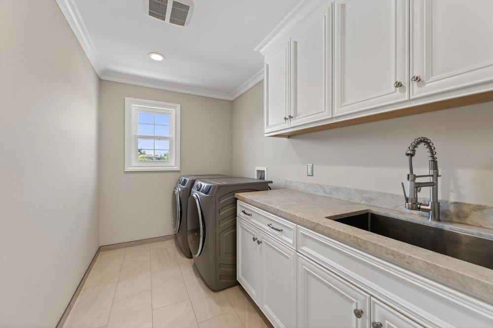 1336 Cordilleras Avenue Property Photo 9