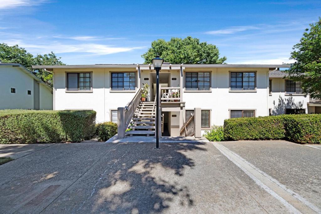 5118 Cribari Place Property Photo 1