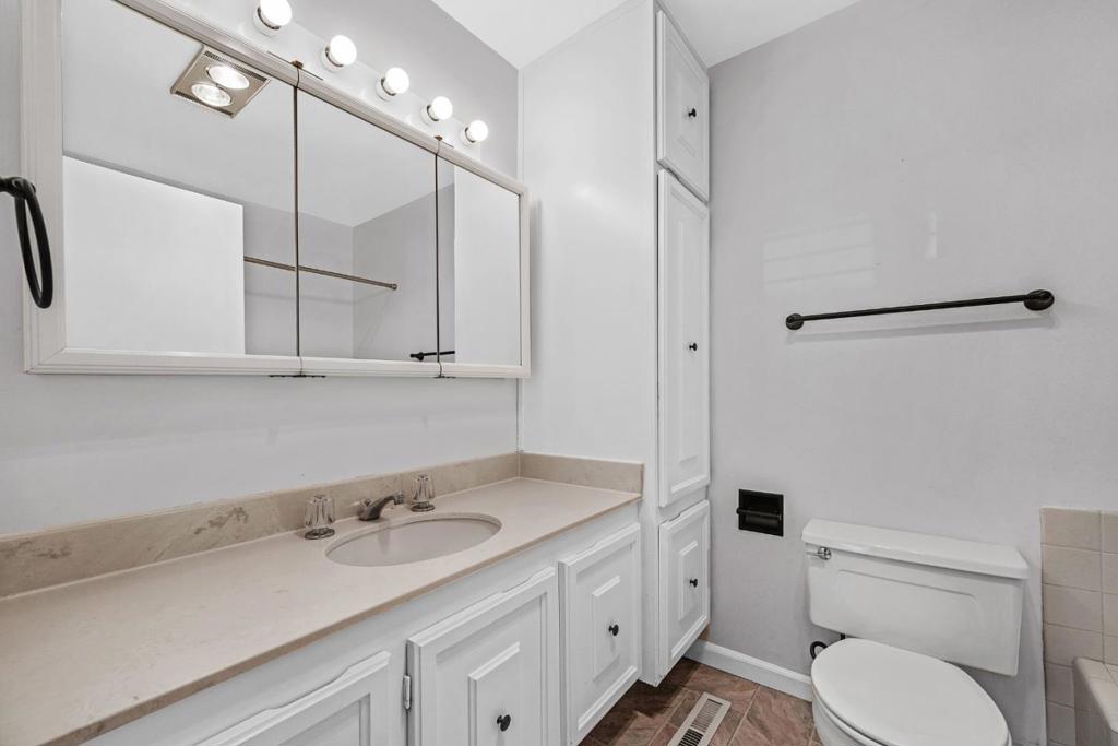 5118 Cribari Place Property Photo 8
