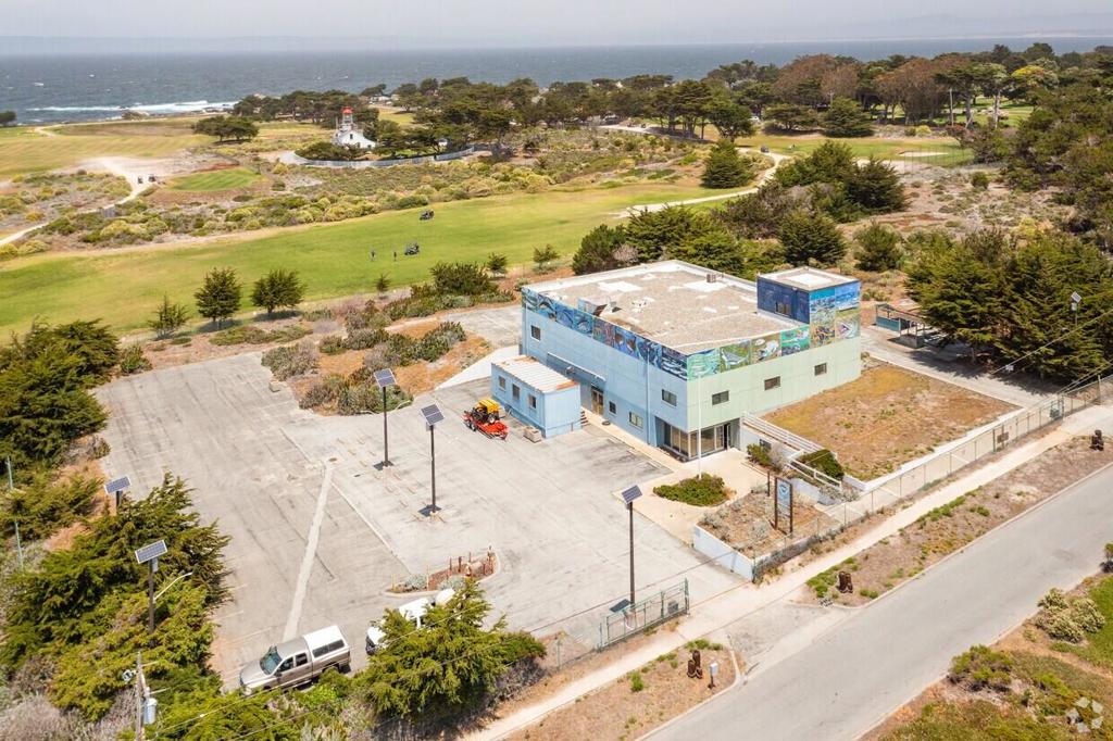 1352 Lighthouse Property Photo 6