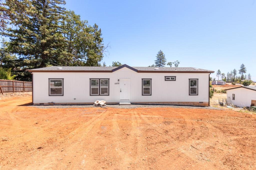 5570 De Sante Lane Property Photo 1