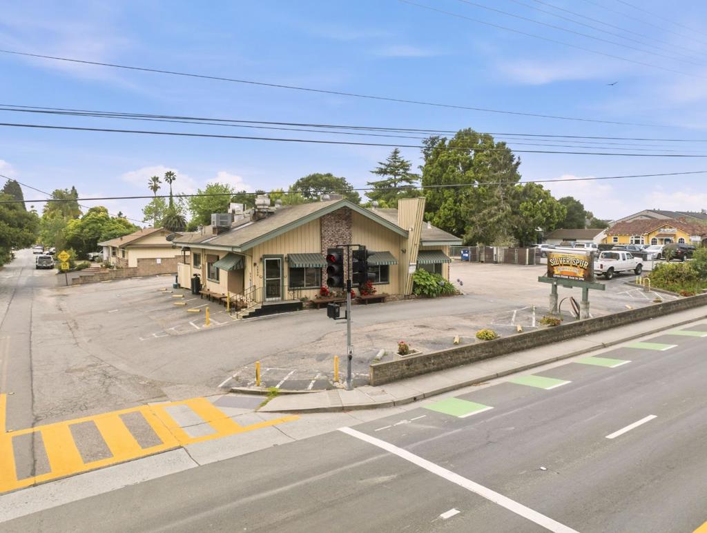 2650 Soquel Drive Property Photo 13