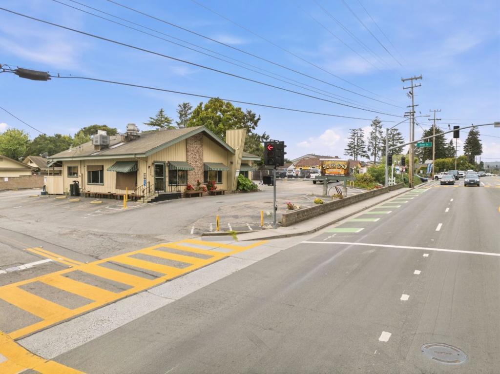 2650 Soquel Drive Property Photo 14