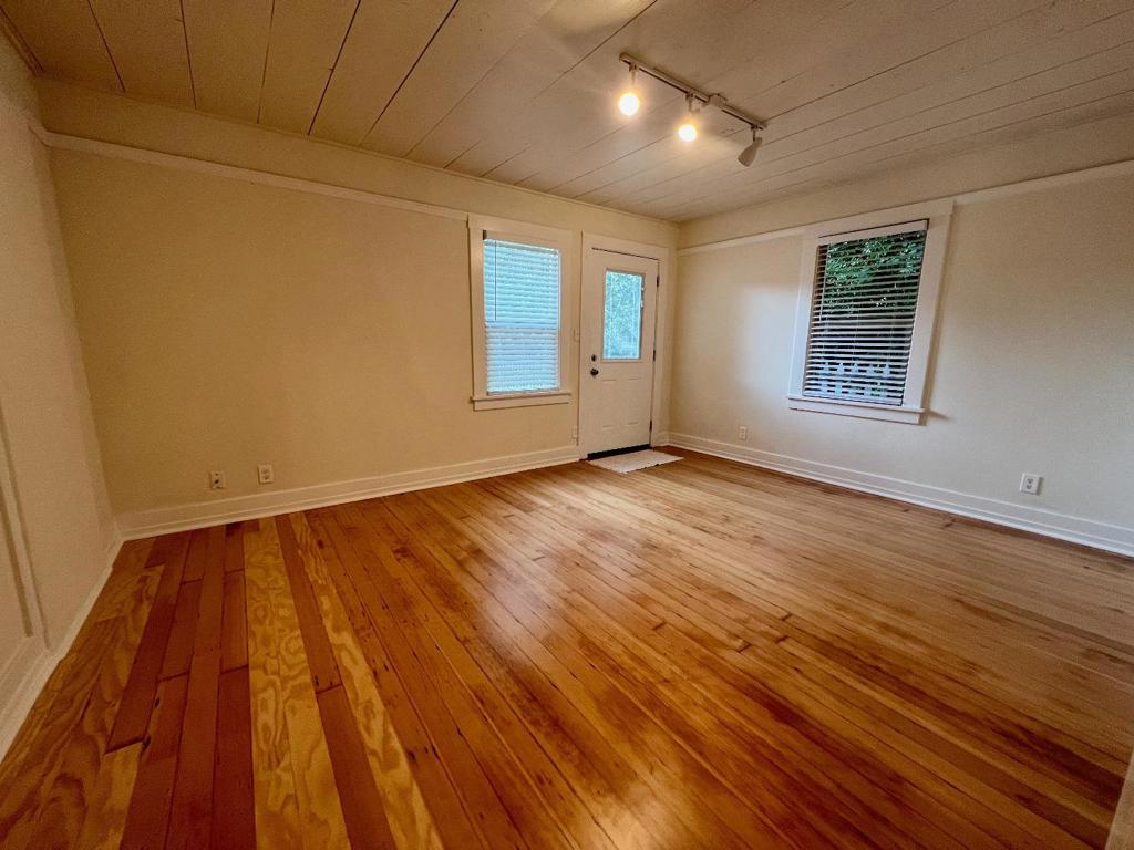 2745 Porter Street Property Photo 15