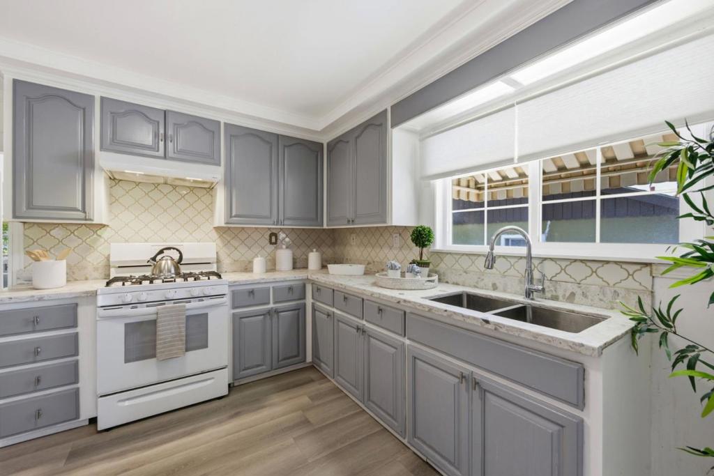 1654 D Street Property Photo 10