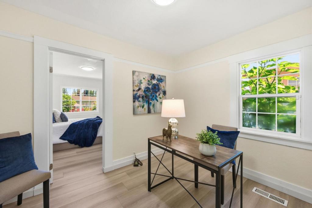 1654 D Street Property Photo 17