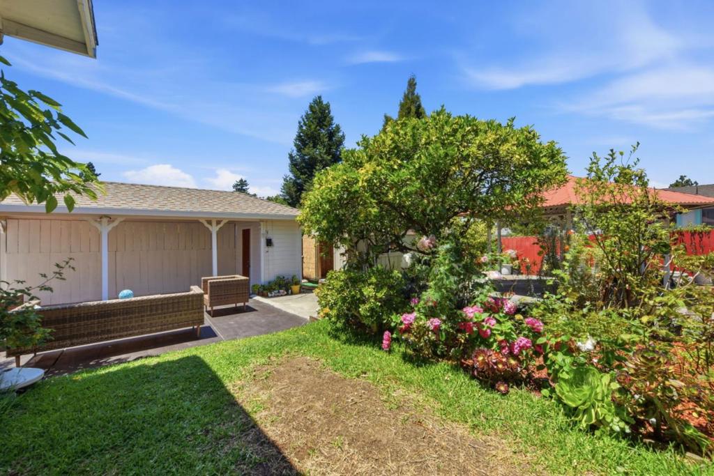 1654 D Street Property Photo 28