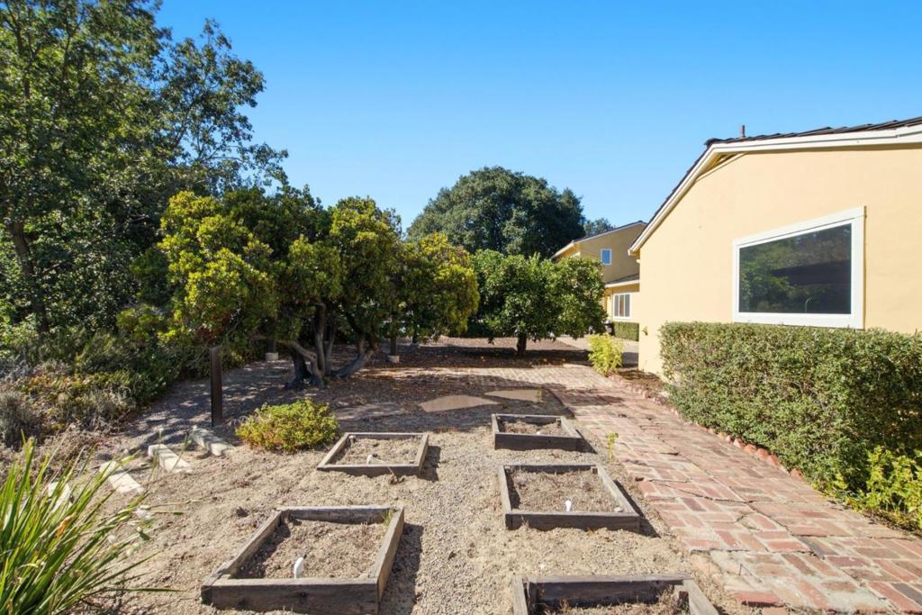 25900 Vinedo Property Photo 26
