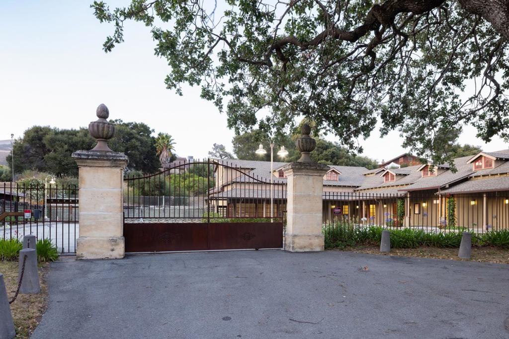4 E Carmel Valley Road Property Photo 2