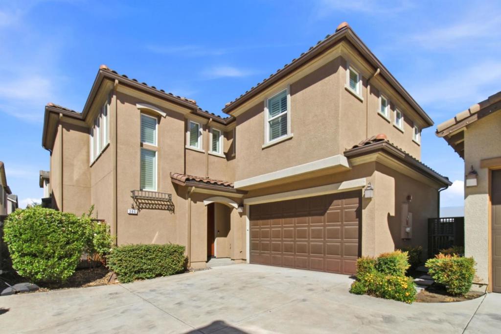 384 Misty Circle Property Photo 1
