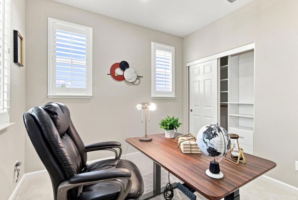 384 Misty Circle Property Photo 13