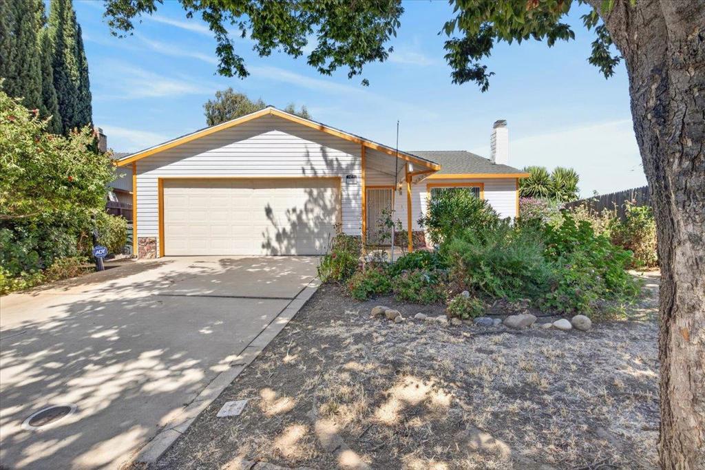 324 Barros Street Property Photo 2