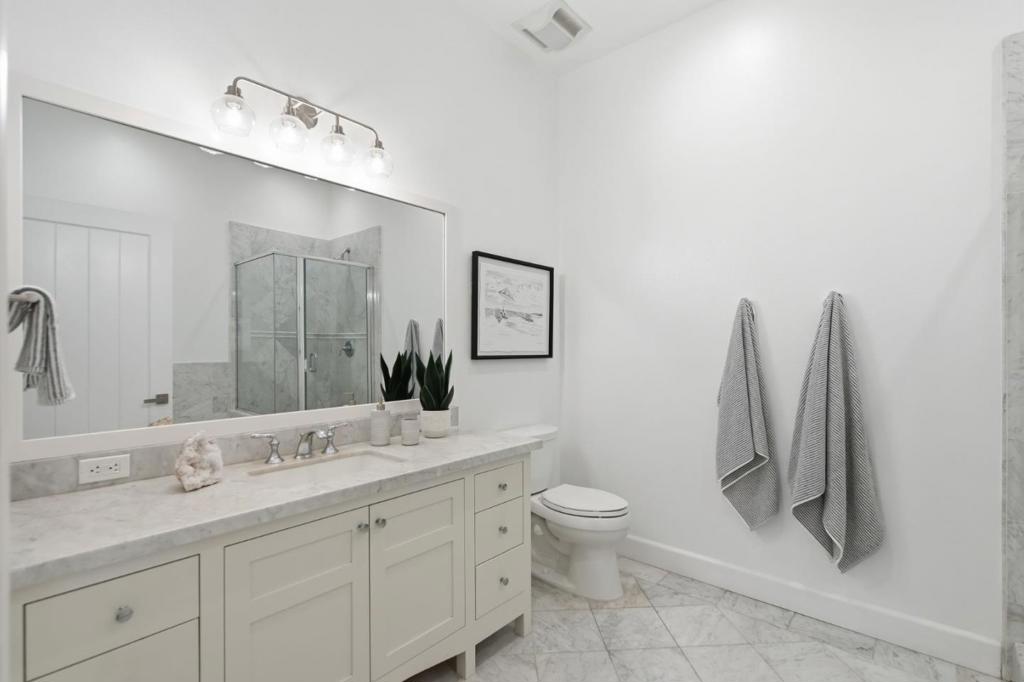 1001 Laurel Street 113 Property Photo 20