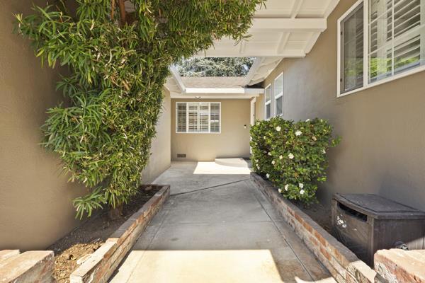 5525 Amby Drive Property Photo 4