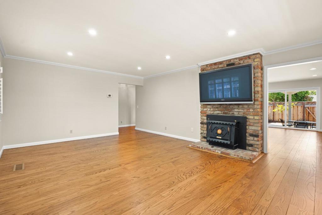 5525 Amby Drive Property Photo 10